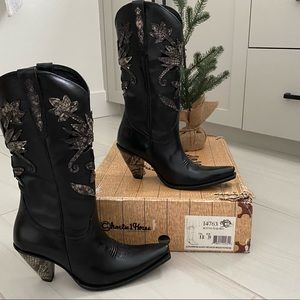 Charlie 1Horse boots brand new!
